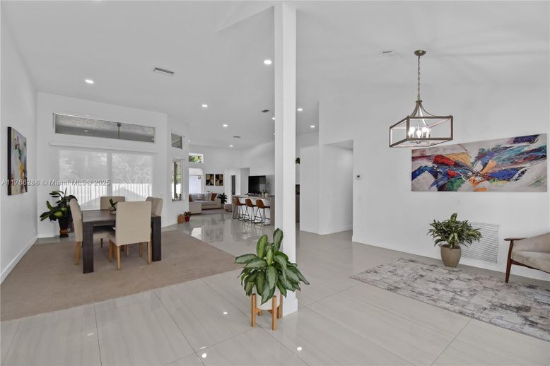 Dining room, Interior, Pendant Lights, Recessed Lighting