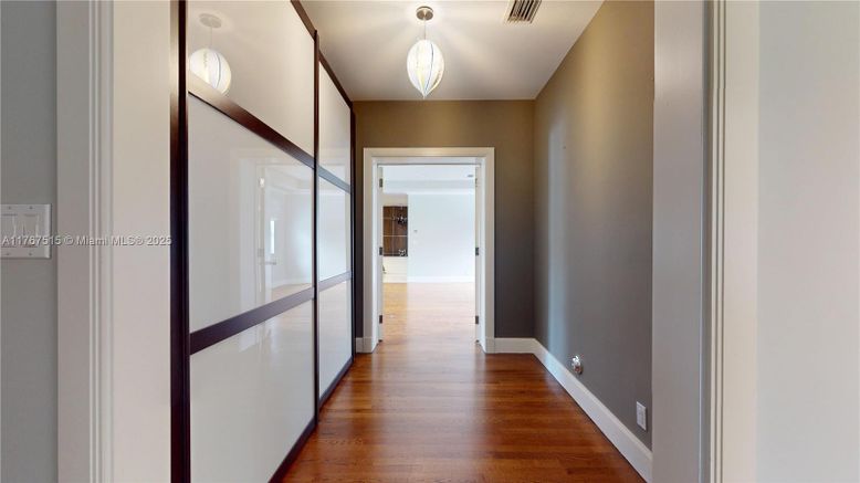 Interior, Pendant Lights, Wood Texture Flooring