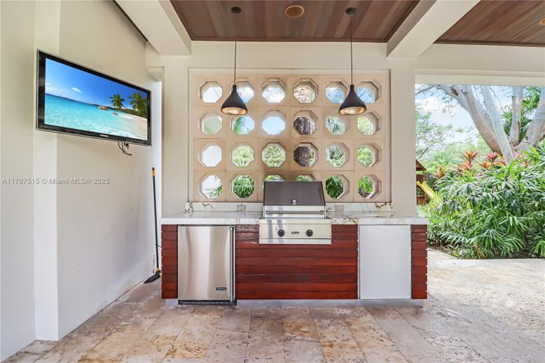 Exterior, Pendant Lights