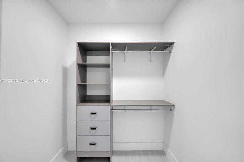 Interior, Walk-in Closets