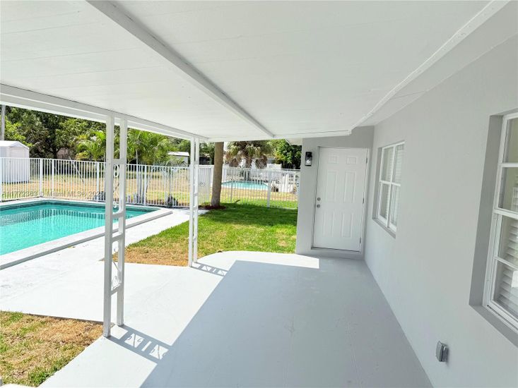 Exterior, Pool