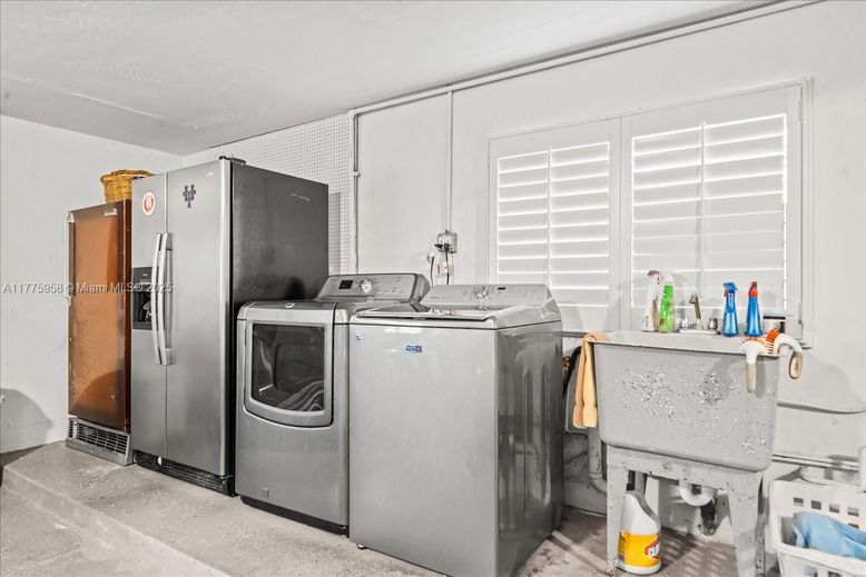 Interior, Washer