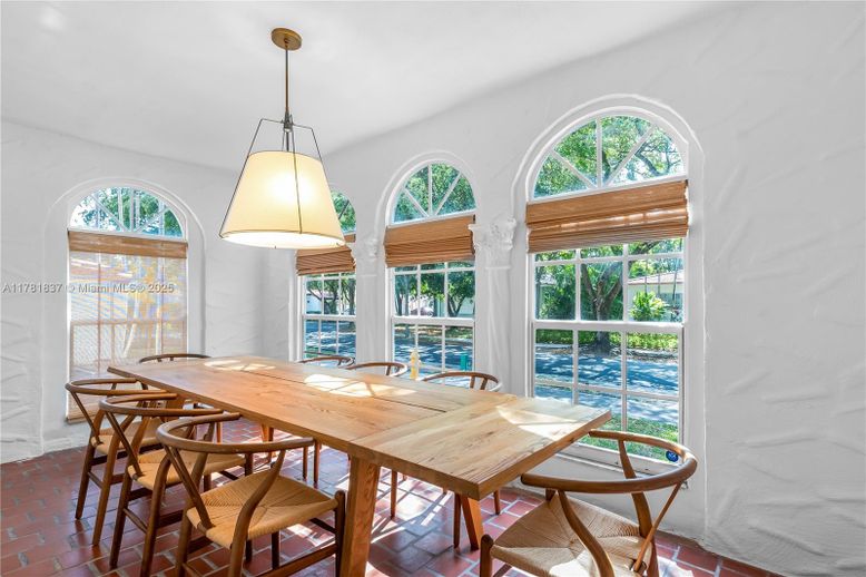 Dining room, Interior, Pendant Lights