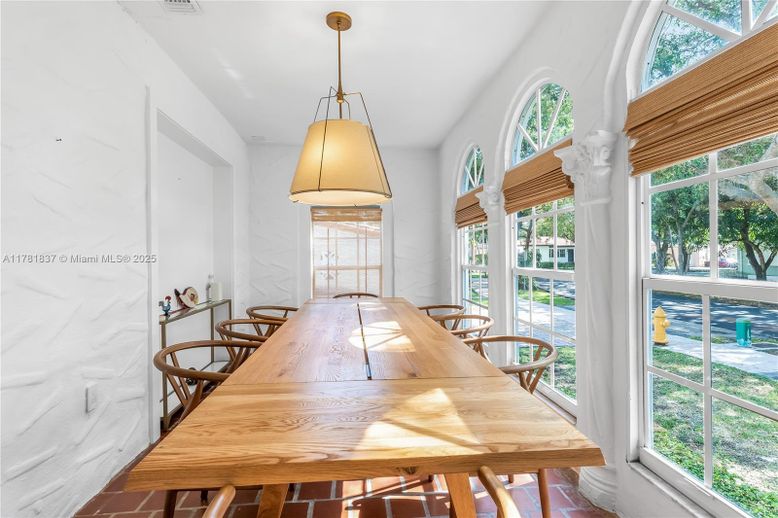 Dining room, Interior, Pendant Lights