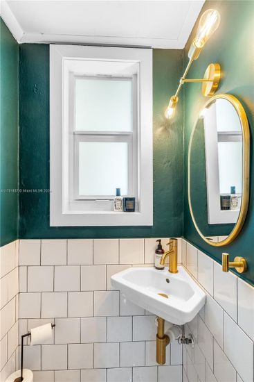 Bathroom, Interior