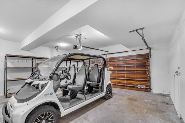 Garage, Interior