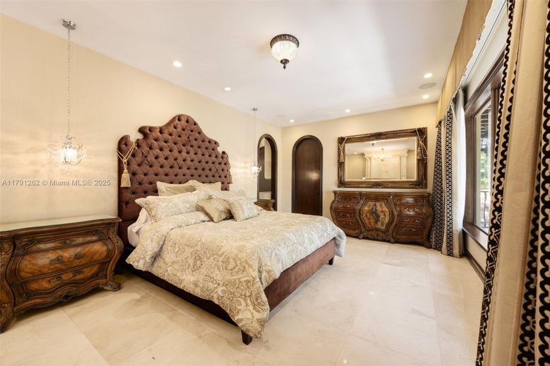 Bedroom, Interior, Pendant Lights, Recessed Lighting