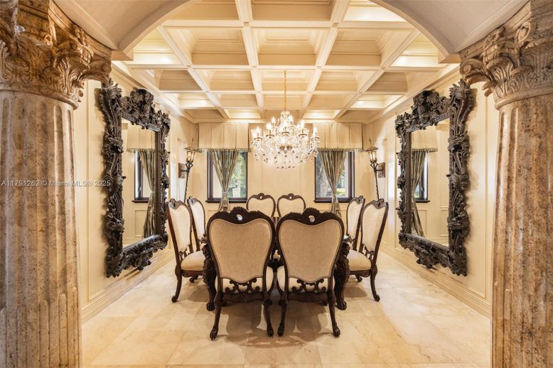 Chandelier, Dining room, Interior