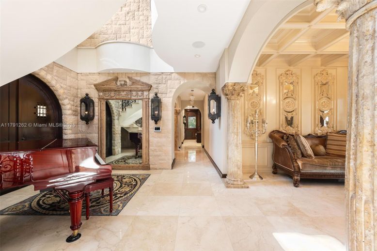 Interior, Piano, Recessed Lighting