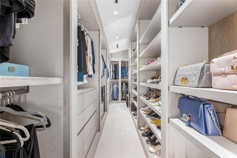 Interior, Walk-in Closets