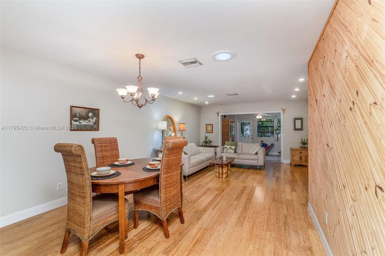 Chandelier, Dining room, Interior, Living room, Recessed Lighting, Wood Texture Flooring