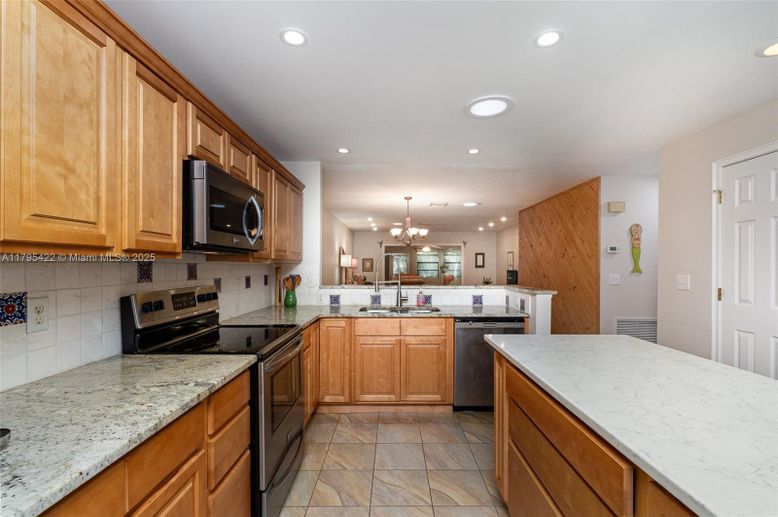 Chandelier, Interior, Kitchen, Recessed Lighting, Stainless Steel Appliances