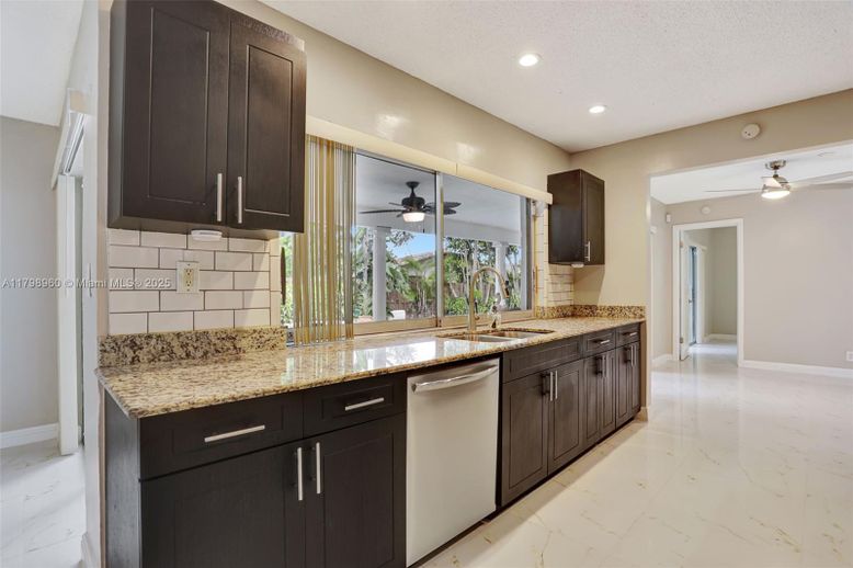 Interior, Kitchen, Marble, Recessed Lighting