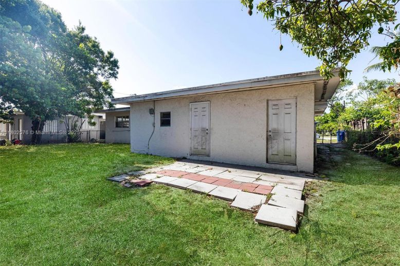 Backyard, Exterior