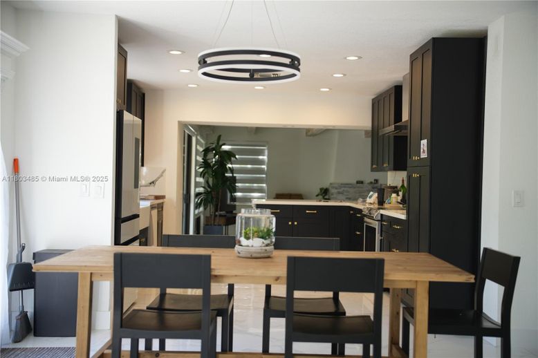 Dining room, Interior, Kitchen, Pendant Lights, Recessed Lighting
