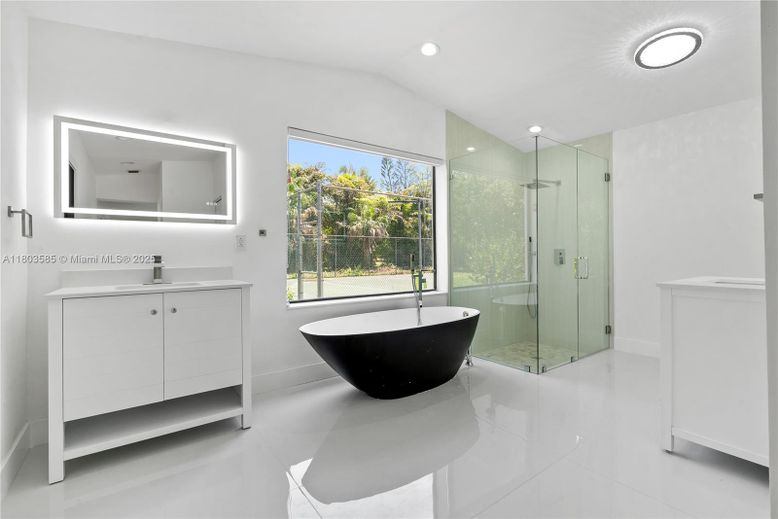 Bathroom, Free Standing Baths, Glass Shower, Interior, Recessed Lighting