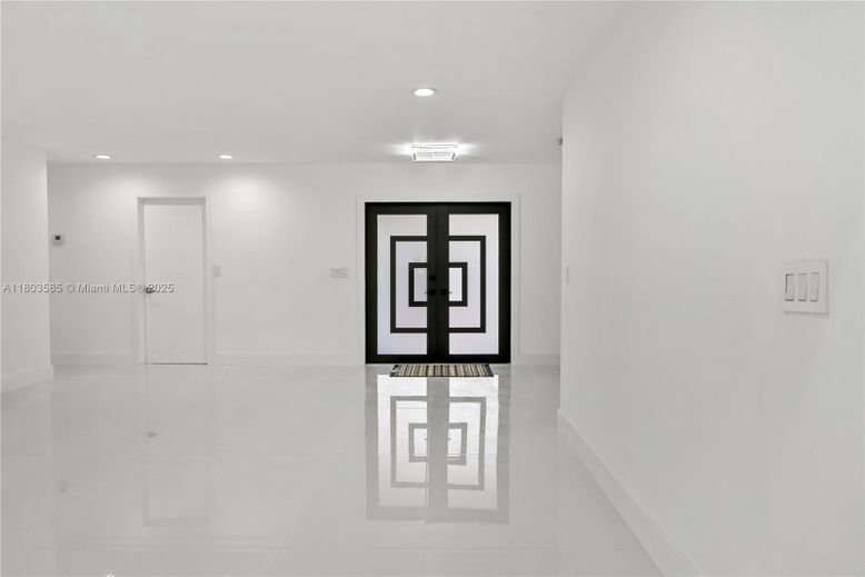 Interior, Recessed Lighting