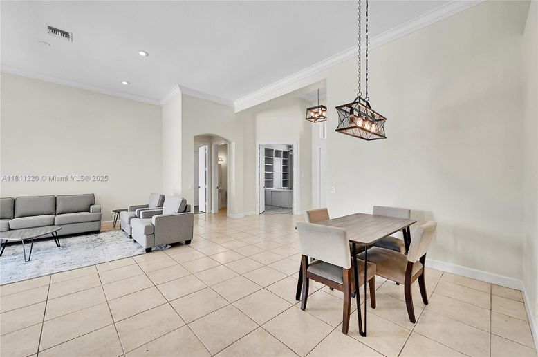 Dining room, Interior, Living room, Pendant Lights, Recessed Lighting