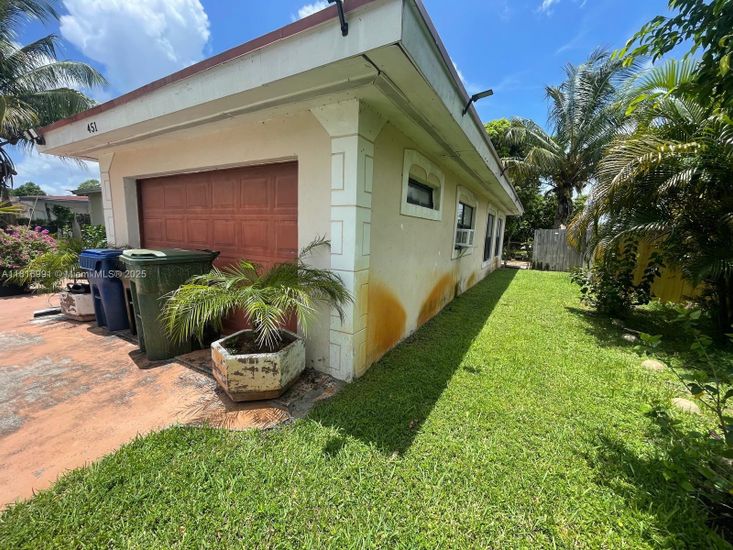 Backyard, Exterior