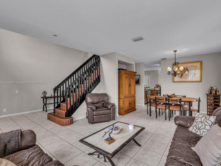 Chandelier, Dining room, Interior, Living room