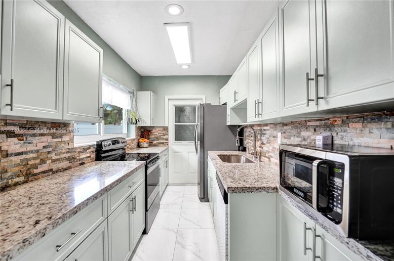 Interior, Kitchen, Marble, Recessed Lighting