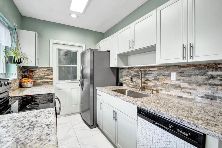 Interior, Kitchen, Marble, Recessed Lighting