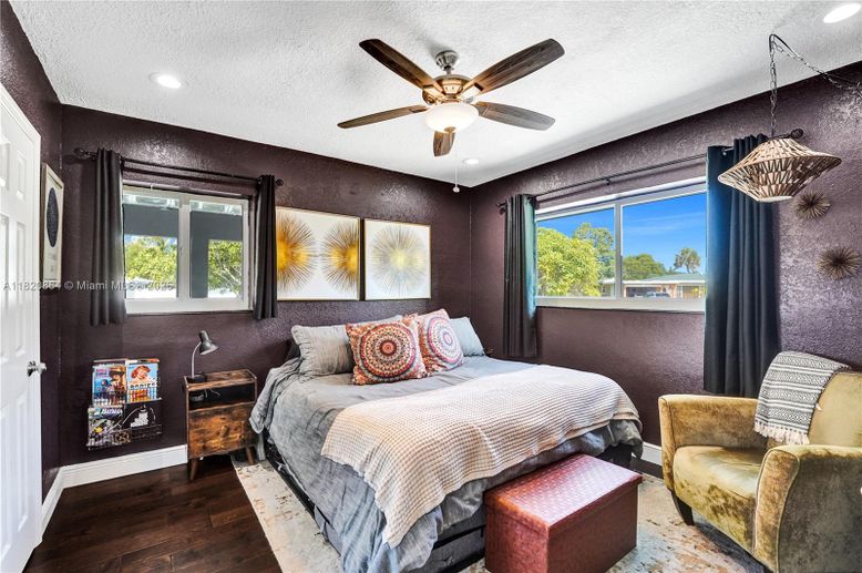 Bedroom, Interior, Pendant Lights, Recessed Lighting, Wood Texture Flooring