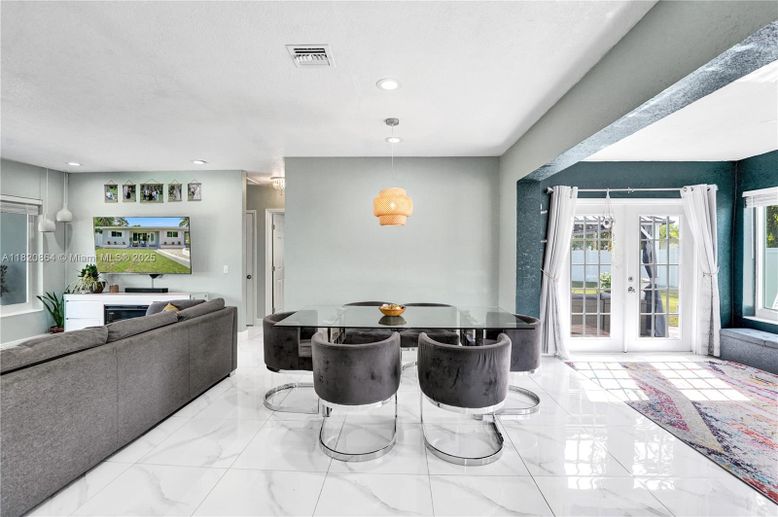 Dining room, Interior, Living room, Marble, Pendant Lights, Recessed Lighting