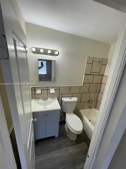 Bathroom, Dual Sink Vanities, Interior, Wood Texture Flooring