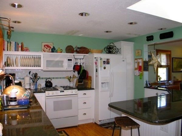 Interior, Kitchen, Wood Texture Flooring, Recessed Lighting