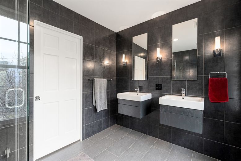 Bathroom, Dual Sink Vanities, Interior