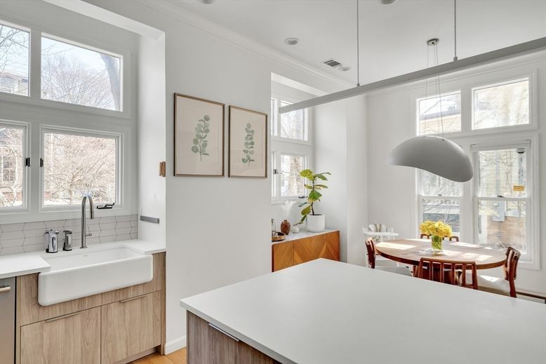 Dining room, Interior, Kitchen, Pendant Lights, Recessed Lighting, Wood Texture Flooring