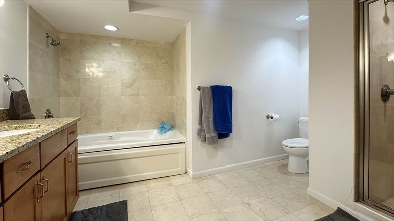 Bathroom, Interior, Recessed Lighting