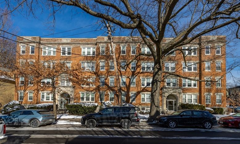 Exterior, Facade, Brick Facade, Rowhouse