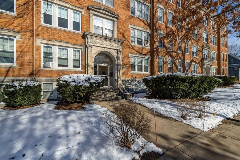 Exterior, Facade, Brick Facade, Rowhouse