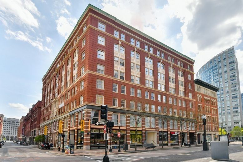 Exterior, Facade, Chicago School