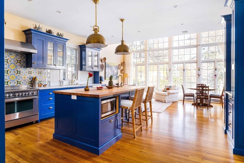 Dining room, Interior, Kitchen, Living room, Pendant Lights, Recessed Lighting, Stainless Steel Appliances, Wood Texture Flooring
