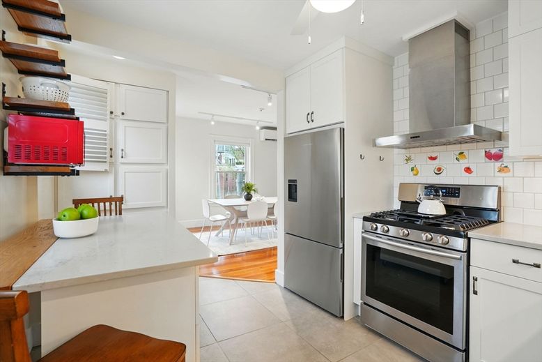 Dining room, Interior, Kitchen, Stainless Steel Appliances, Wood Texture Flooring