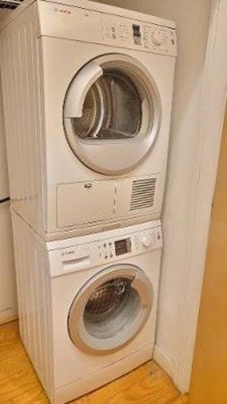 Interior, Utility Closets, Washer, Wood Texture Flooring