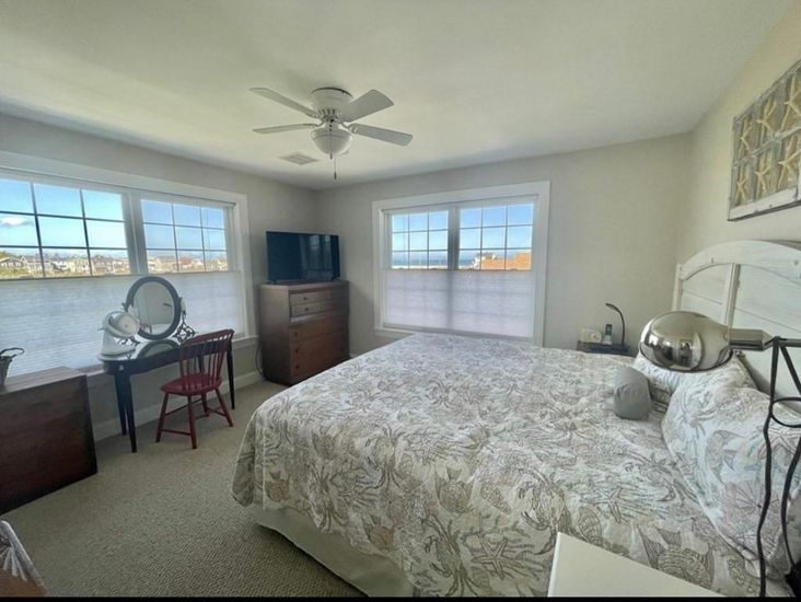 Bedroom, Interior, Water