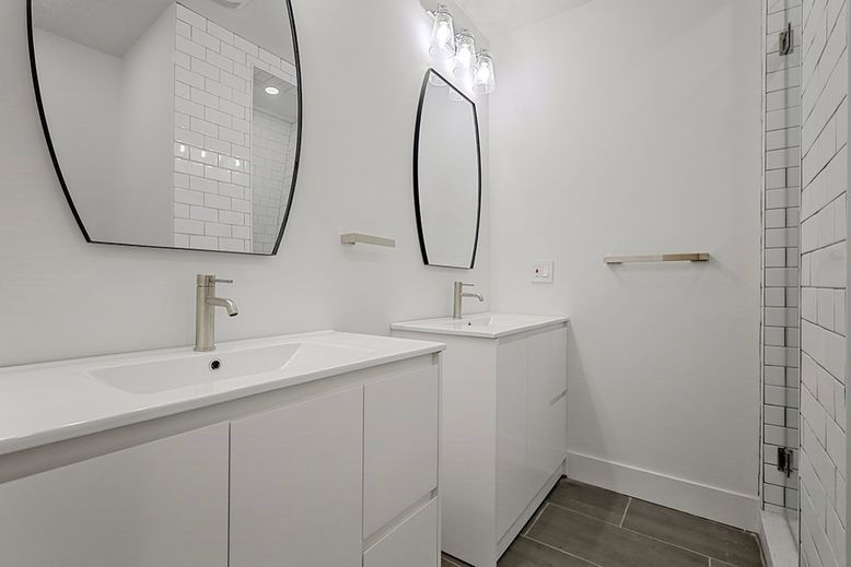 Bathroom, Dual Sink Vanities, Interior