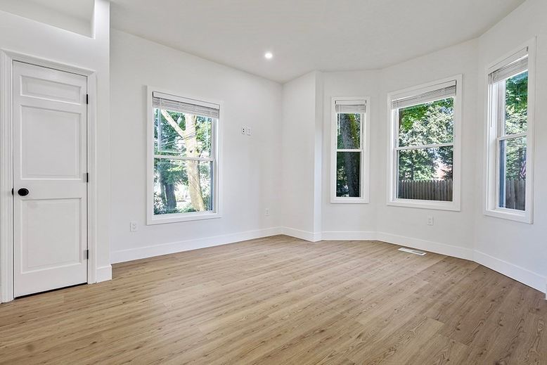 Empty room, Interior, Recessed Lighting, Wood Texture Flooring