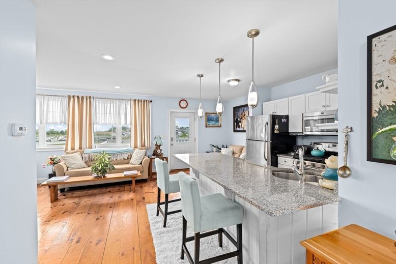 Dining room, Interior, Kitchen, Living room, Pendant Lights, Recessed Lighting, Stainless Steel Appliances, Wood Texture Flooring