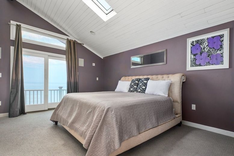 Bedroom, Interior, Water