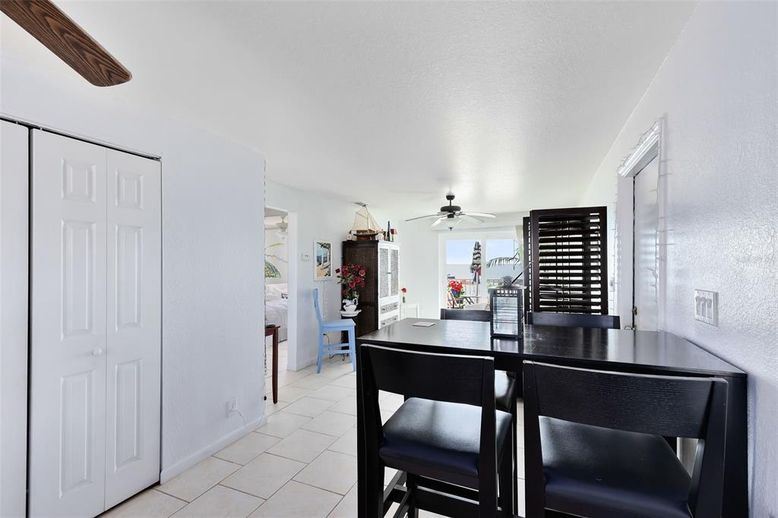Dining room, Interior