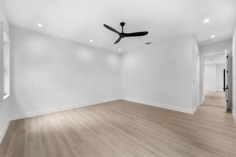 Empty room, Interior, Recessed Lighting, Wood Texture Flooring