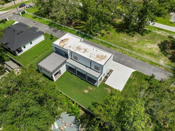 Exterior, Drone