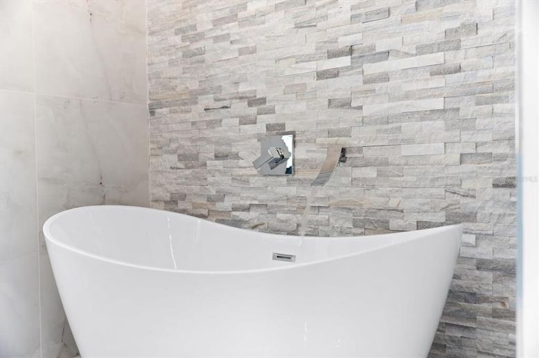 Bathroom, Free Standing Baths, Interior