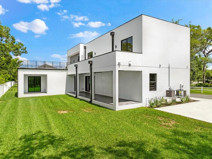 Backyard, Exterior, Facade, Modern