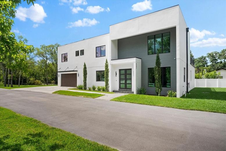 Attached, Backyard, Exterior, Facade, Modern